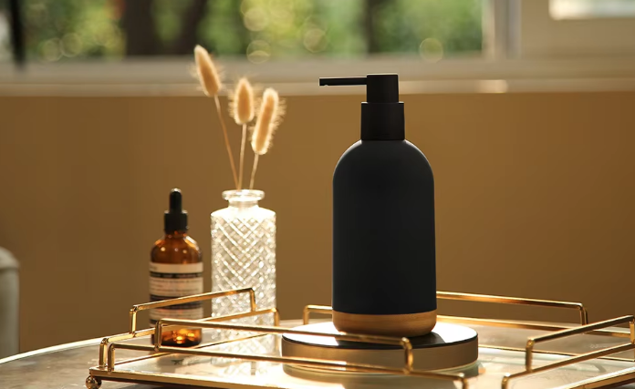 DISTRIBUTEUR DE SAVON LIQUIDE EN PLASTIQUE 480ML COULEURS