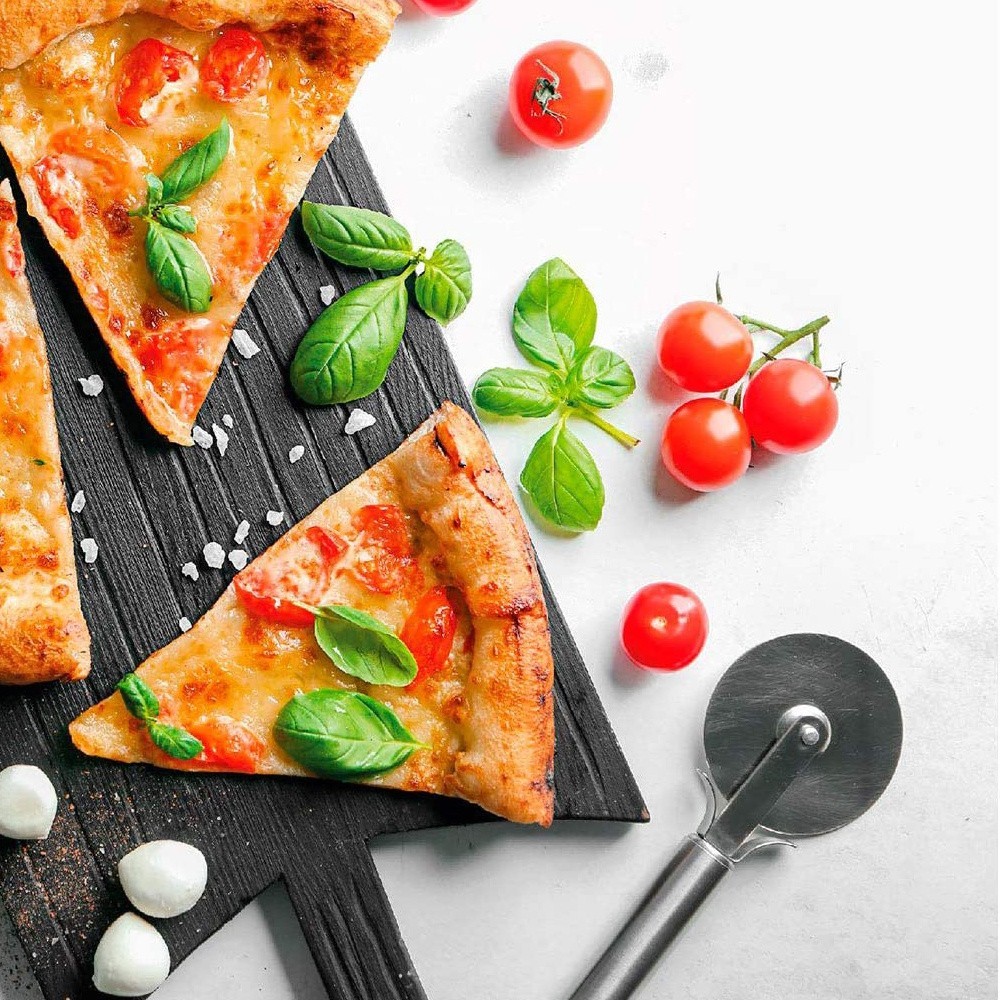 ROULETTE À PIZZA EN INOX FACKELMANN