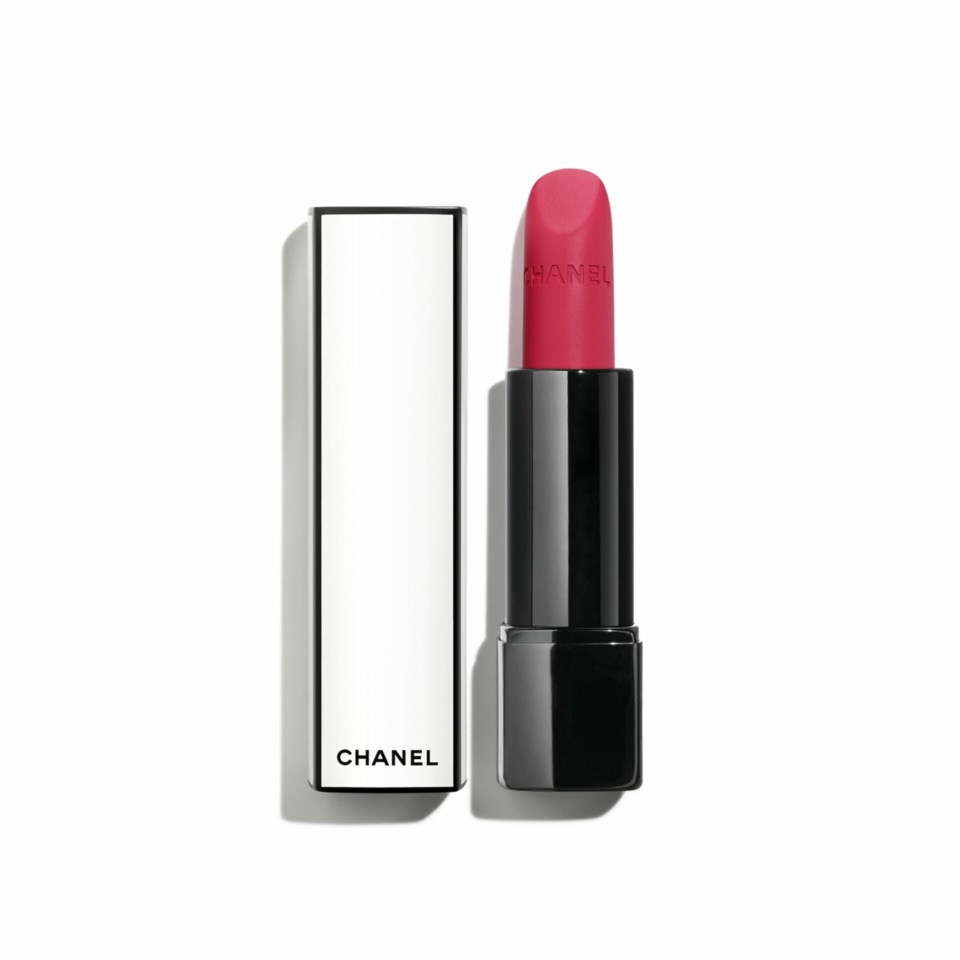 CHANEL –  Rouges à Lèvres  Rouge Allure Velvet Luminous Matte N°03:00