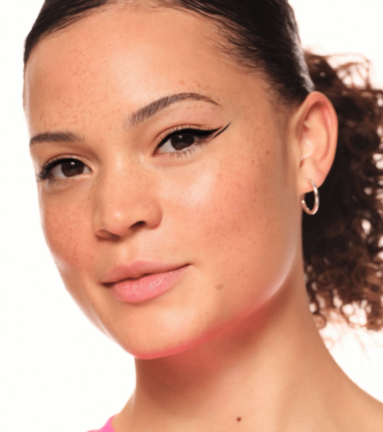 Essence – Eyeliner Line It Like A Pro!