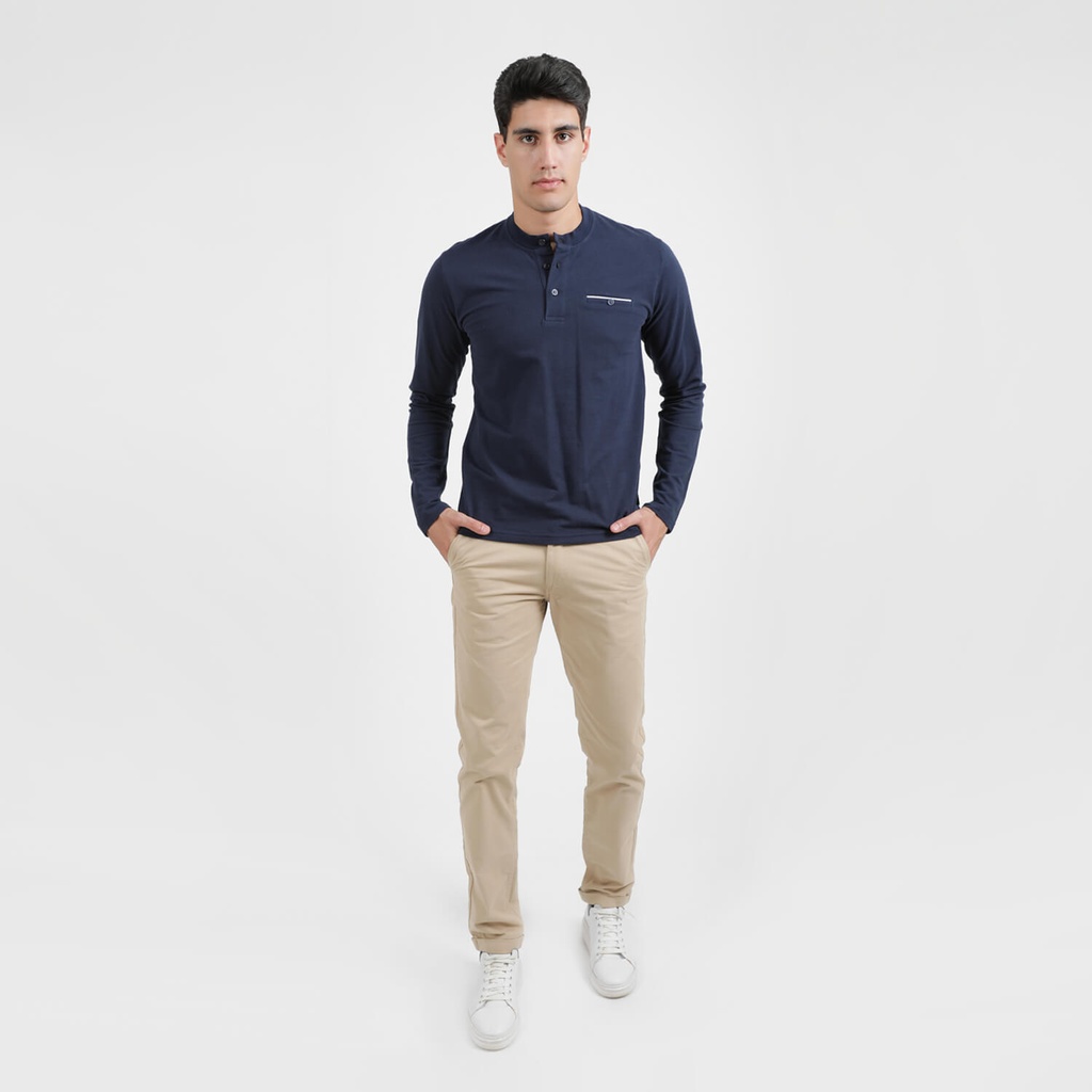 Kontakt – T-shirt pour homme manches longues col tunisien et poche passepoilée – BLEU MARINE